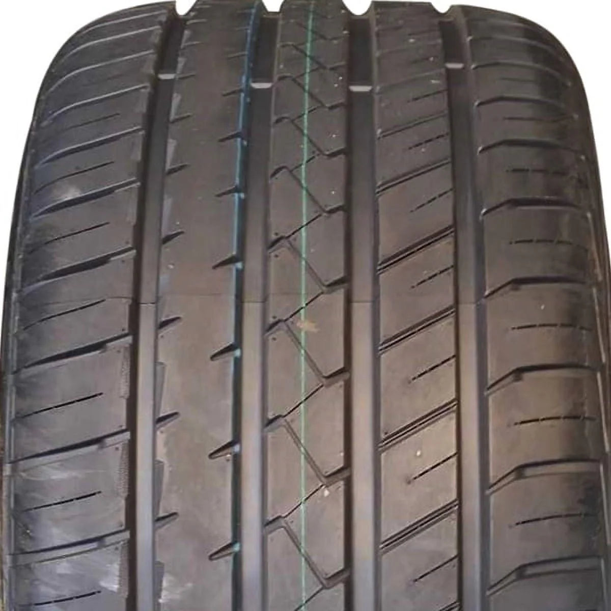 215/35ZR20 86W XL Full season performance tire LHST52035010/215/35/20/2153520