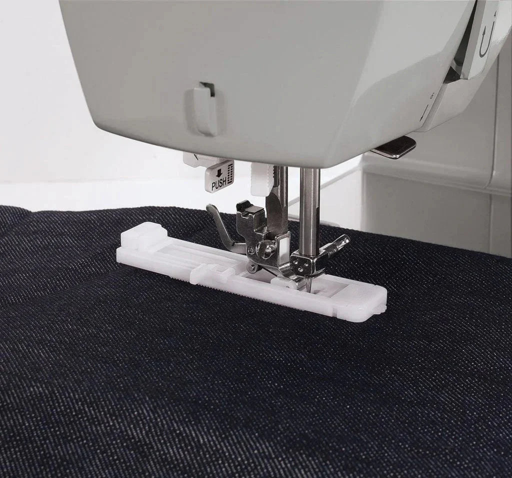 Heavy-Duty SINGER 4423 Sewing Machine