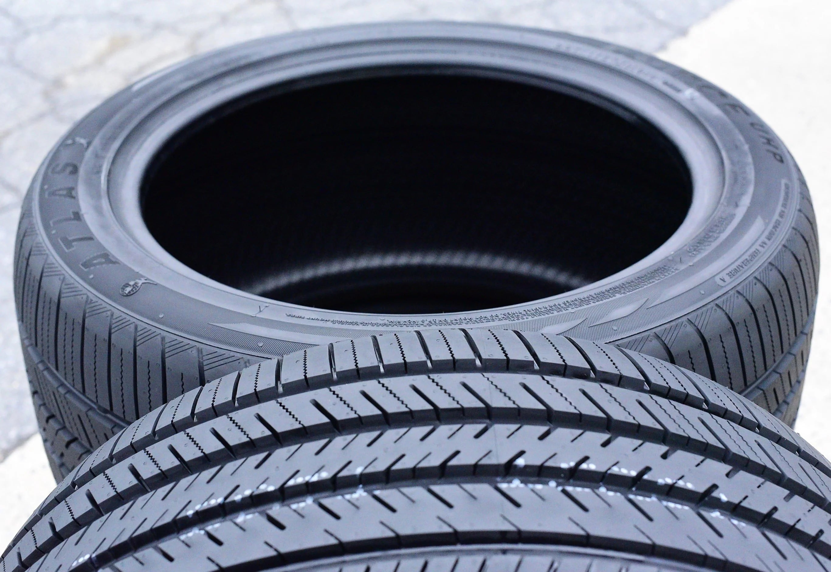 Set of 4 (4) 235/30R20 88W XL A/S performance tires
